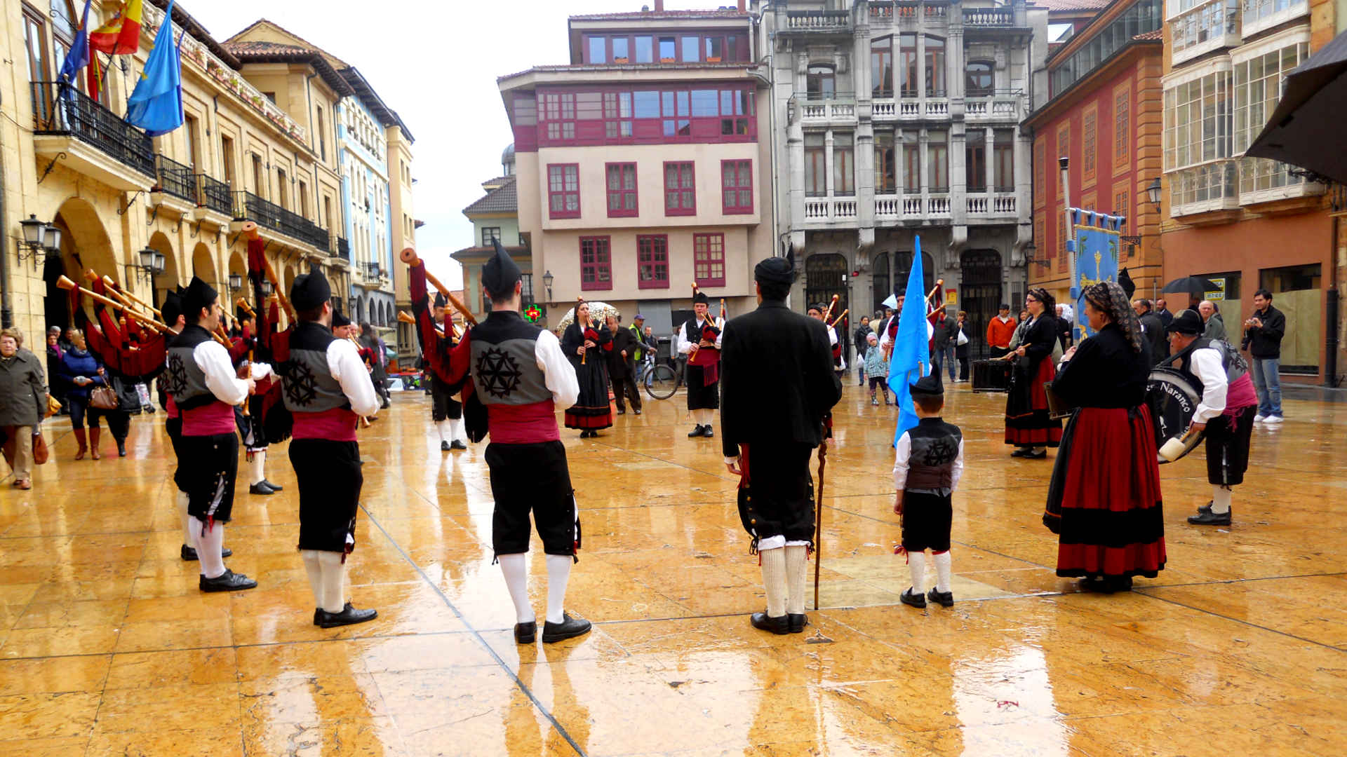 Traditionelle Musiker in Stadt in Asturien