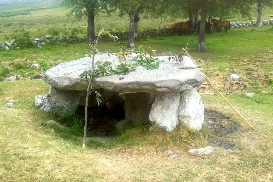 Ritualplatz, Steinplatte